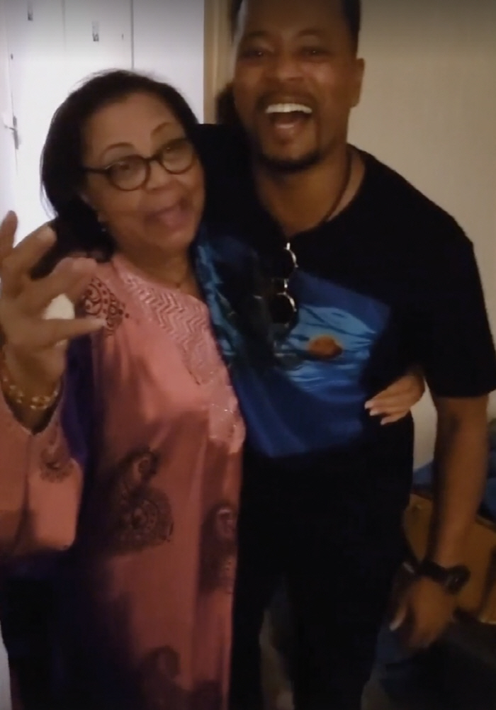 '박지성 절친' 에브라 너무 슬프잖아 "어머니는 의족 신고, 알츠하이머 …