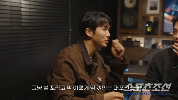 임슬옹, 아이유 볼 꼬집다 '슬발놈' 됐다…"'잔소리' 무대 후 별명 생…