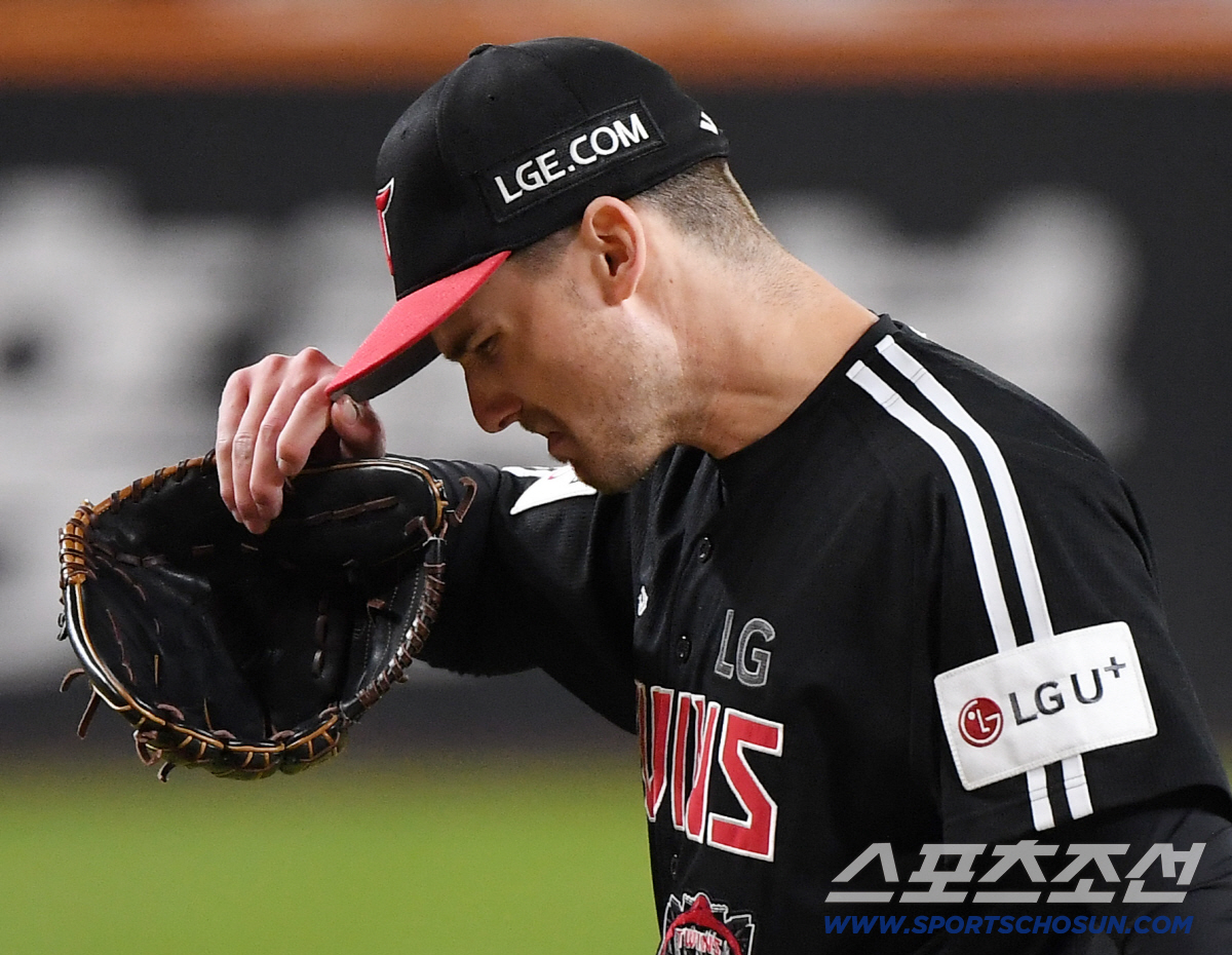 [포토] 실점 위기 넘긴 톨허스트