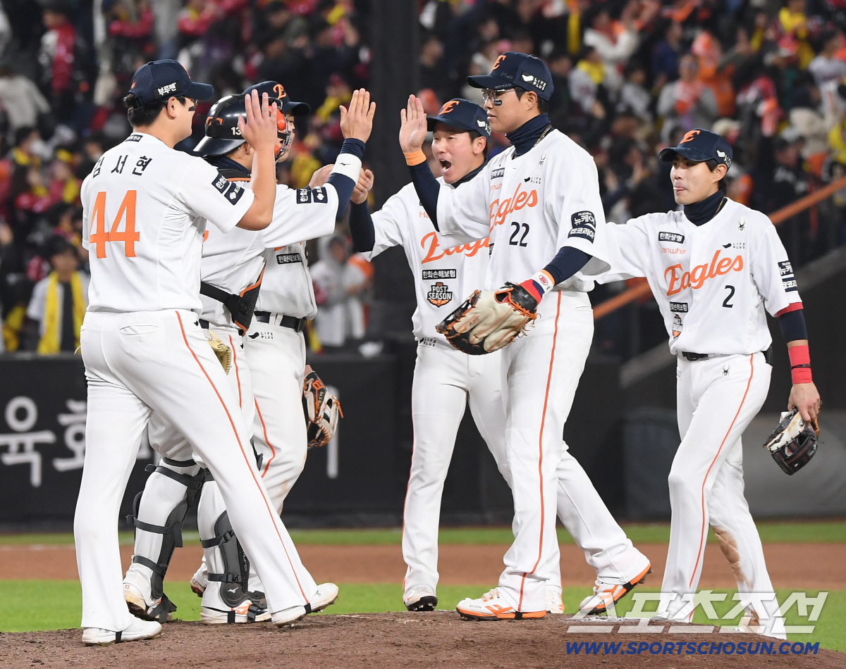 그래도 열광했다! 19년 만에 KS 승리 맛도 보고…'준우승'도 대단하다…
