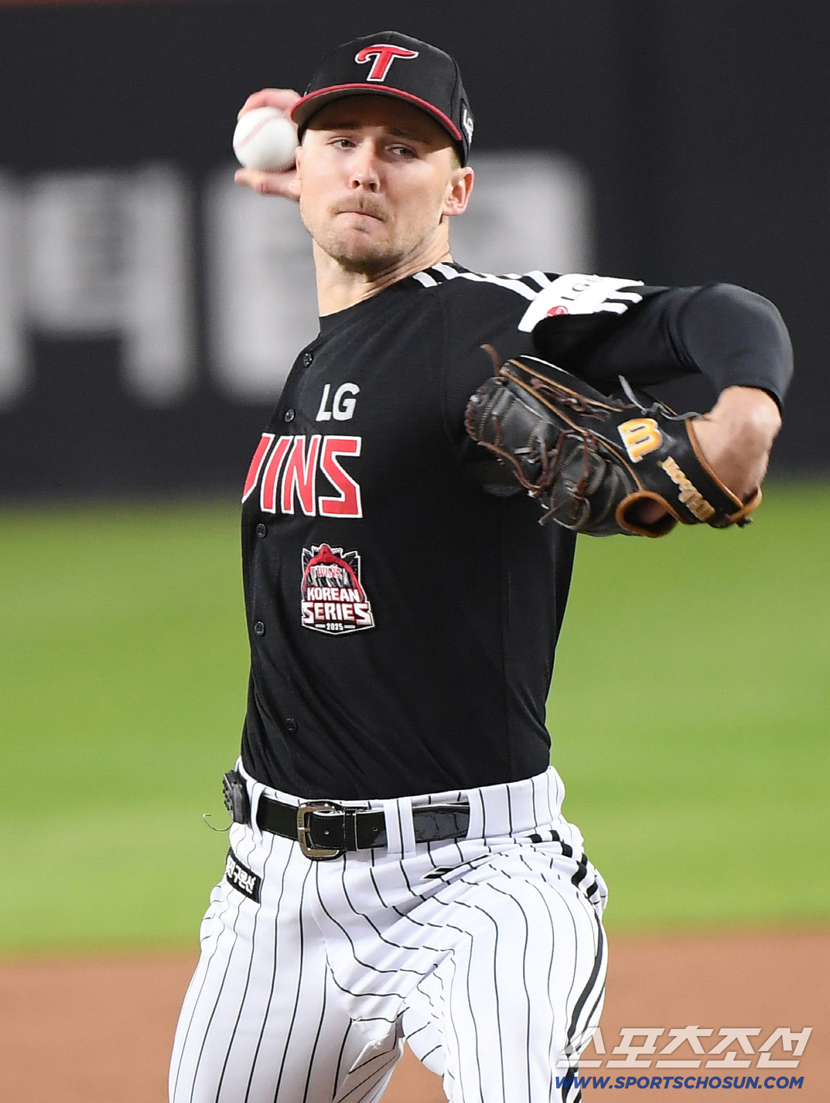 '2025 최강팀은 LG 트윈스' 4승1패 징검다리 우승, V4 완성. …