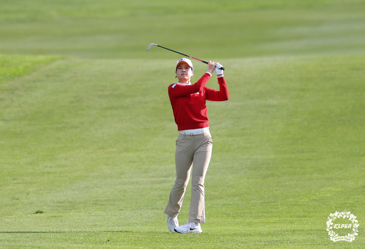 컷 탈락하고 뭐했나 했더니… 이것이 '전화위복' 고지원, 2R 선두, 삼…