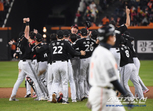 LG는 계획대로, 한화는 걱정대로 야구했다 → '가을 프로'와 아마추어의 차이