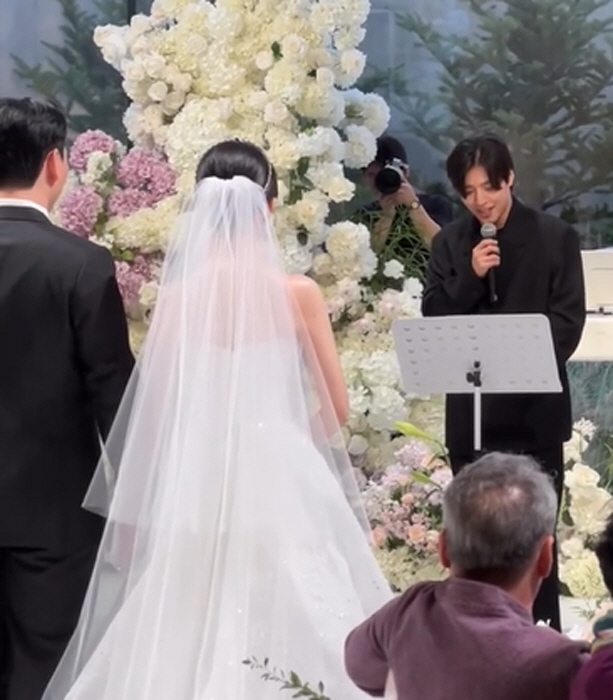 강하늘 뜨자 결혼식장 발칵…‘다정한 오빠美’에 하객들 울컥