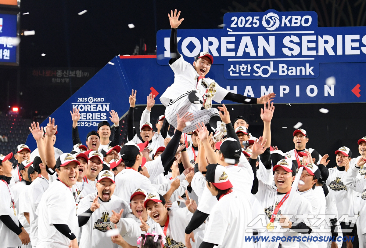 [포토] 한국시리즈 우승 주장 박해민 '행복'