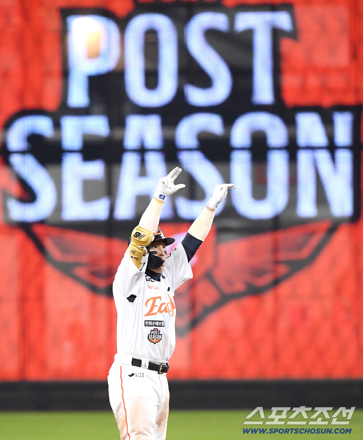 '트레이드 마감 빅딜' 한화 우승 청부사 끝내 못이뤘다 → 또 FA, 어…