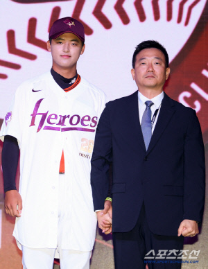 '미스터리' 7억이나 투자해 지명한 157km 초특급 신인, 왜 마무리 캠프 안 데려갈까