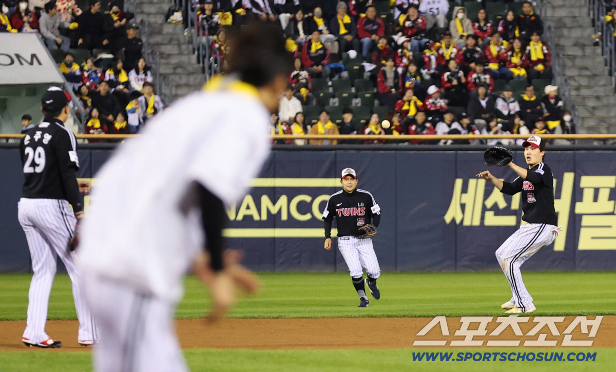 치리노스가 포수라니... 유격수 임찬규의 슈퍼캐치. 천성호 그라운드 홈런…