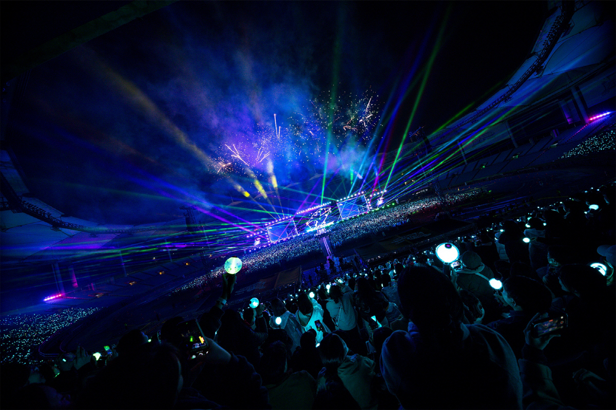 BTS 진, 앙코르 팬콘서트 피날레…제이홉·지민·뷔·정국 지원사격, 완전…