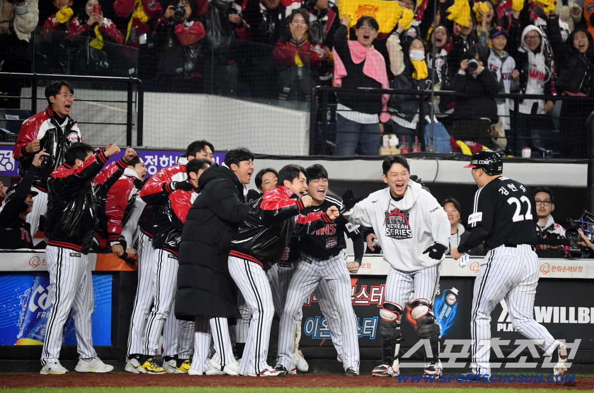 LG 살린 기적의 4차전 9회 비하인드 "1-4로 졌으면 우리 5차전도 …