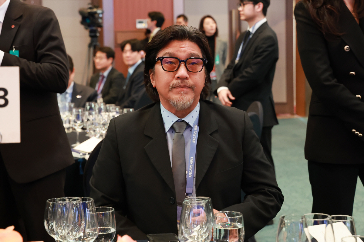 지드래곤 공연·차은우 사회에…세계 정상들 휴대전화 들었다, APEC서 증…