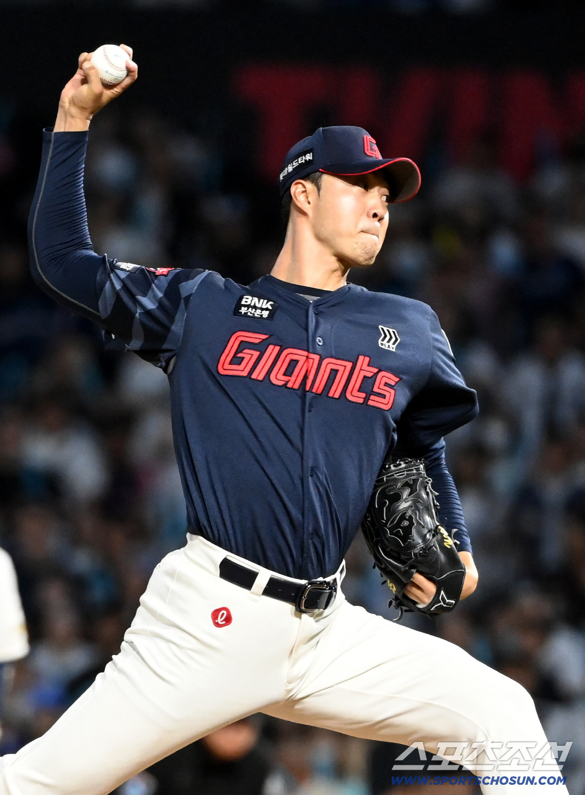 '160km' 벽도 넘었다. 은퇴 각오했던 1m97 거인의 대반전…윤성빈…