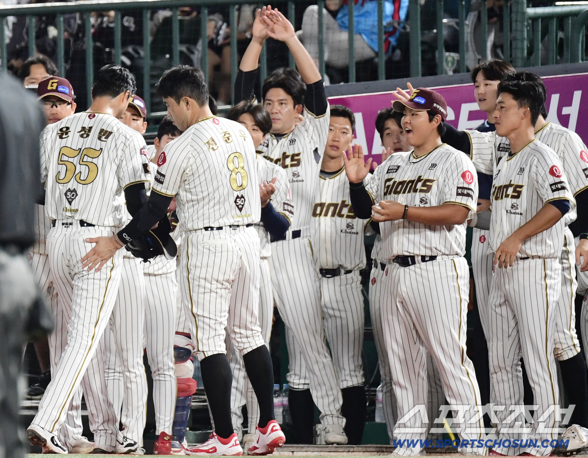 '160km' 벽도 넘었다. 은퇴 각오했던 1m97 거인의 대반전…윤성빈…