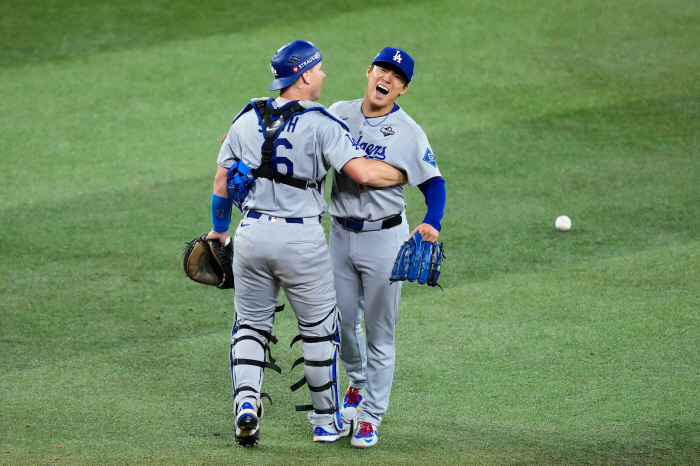 '이런 미친 야구가 있나' 0-3→4-4, 9회말 야마모토 투입 1사 만루위기 제거. LA다저스-토론토 월드시리즈 7차전 연장돌입!