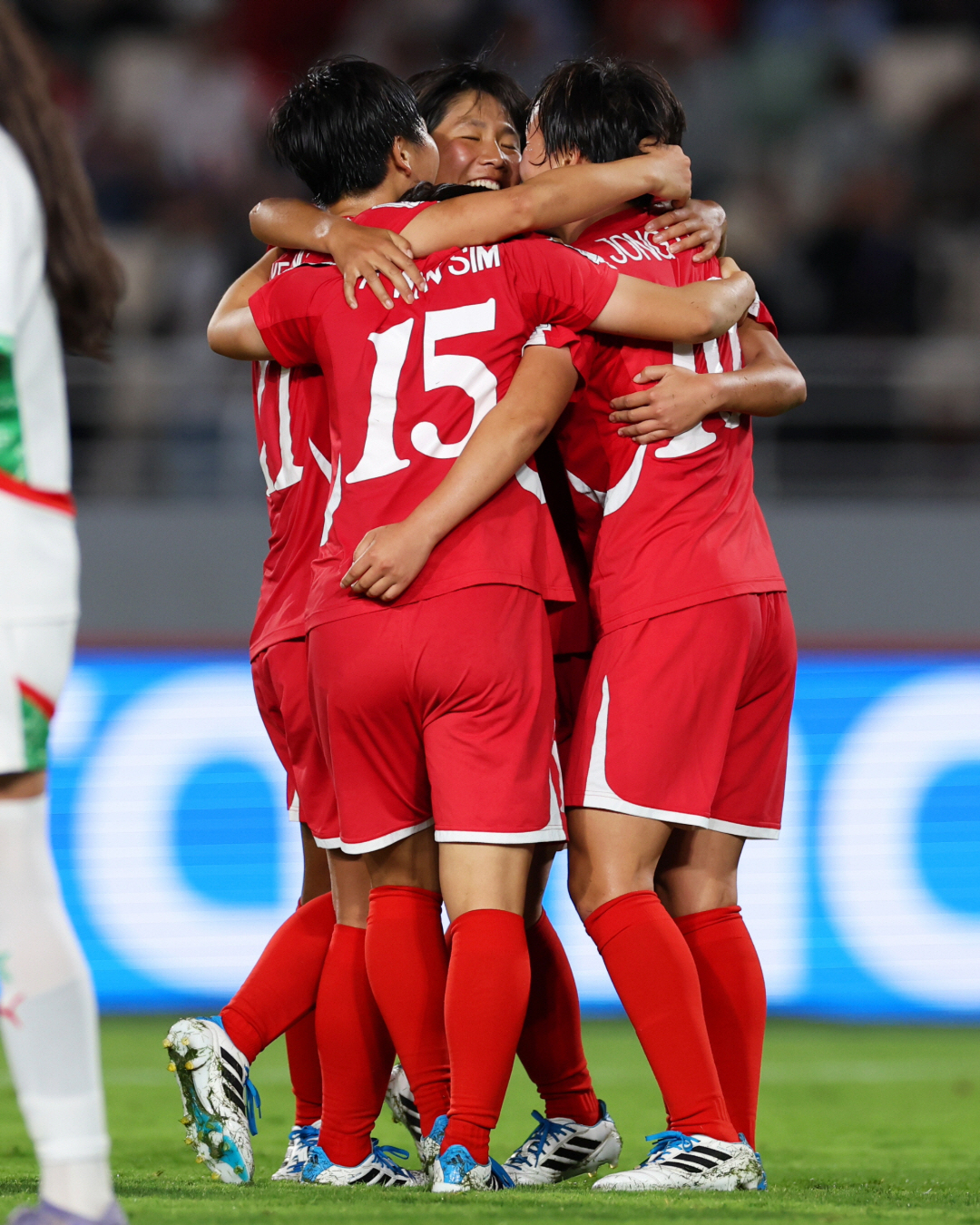 '디펜딩챔프'北축구소녀들의 괴력,'강호'日 5대1 대파→브라질과 4강 격…