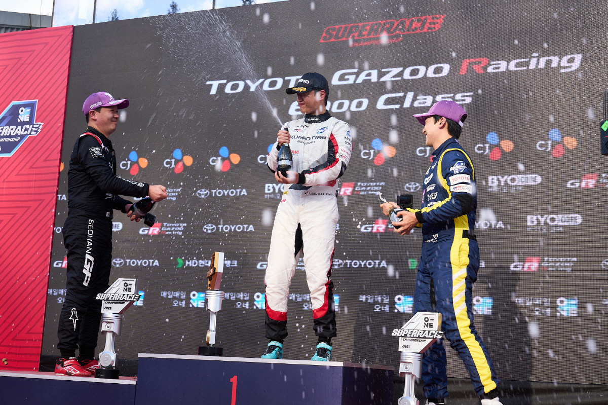 이창욱, 슈퍼레이스 시즌 첫 드라이버 챔프 등극하며 20대 영건 드라이버…