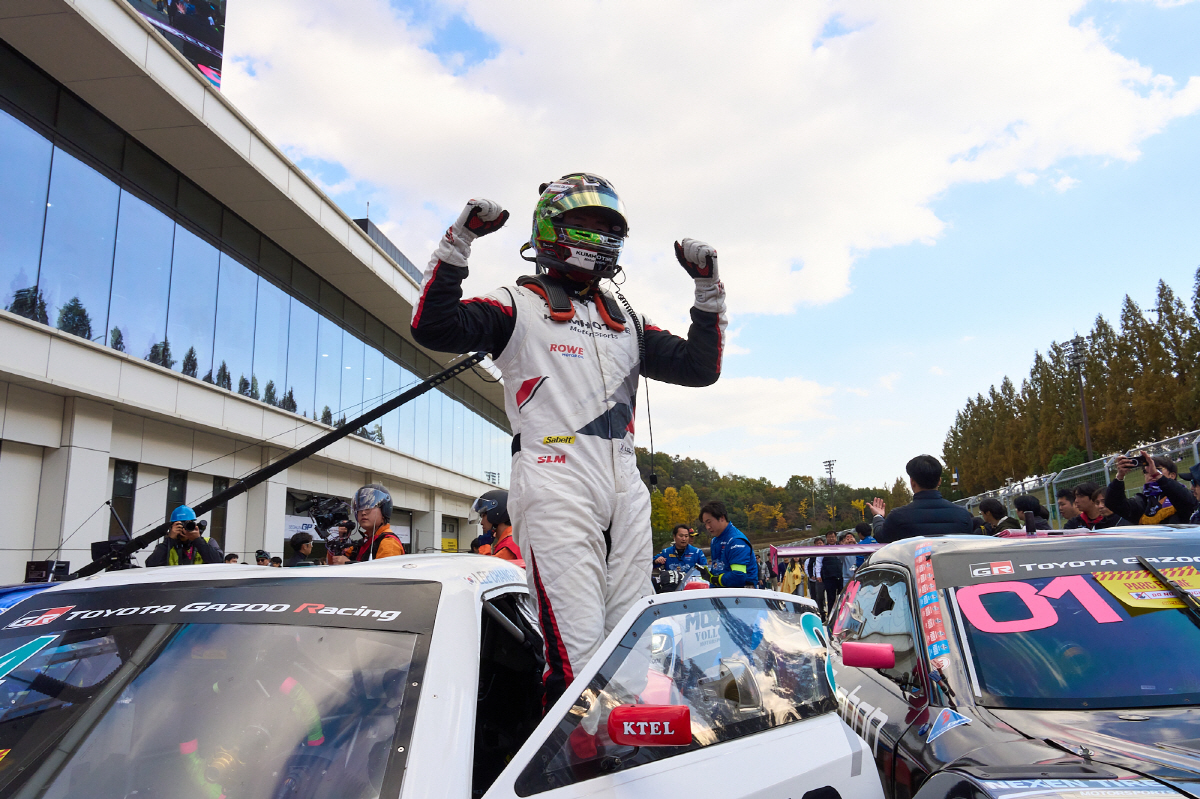 이창욱, 슈퍼레이스 시즌 첫 드라이버 챔프 등극하며 20대 영건 드라이버…