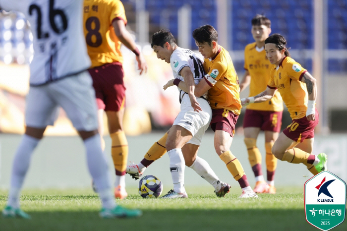 [K리그1 현장리뷰]'정효 매직 미쳤다!' 광주, 제주전 '전반 졸전→후…