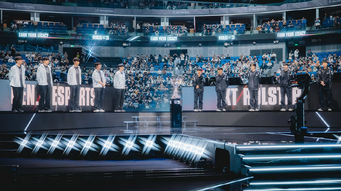 [롤드컵] 진격의 KT, 젠지마저 꺾고 창단 첫 롤드컵 결승 진출