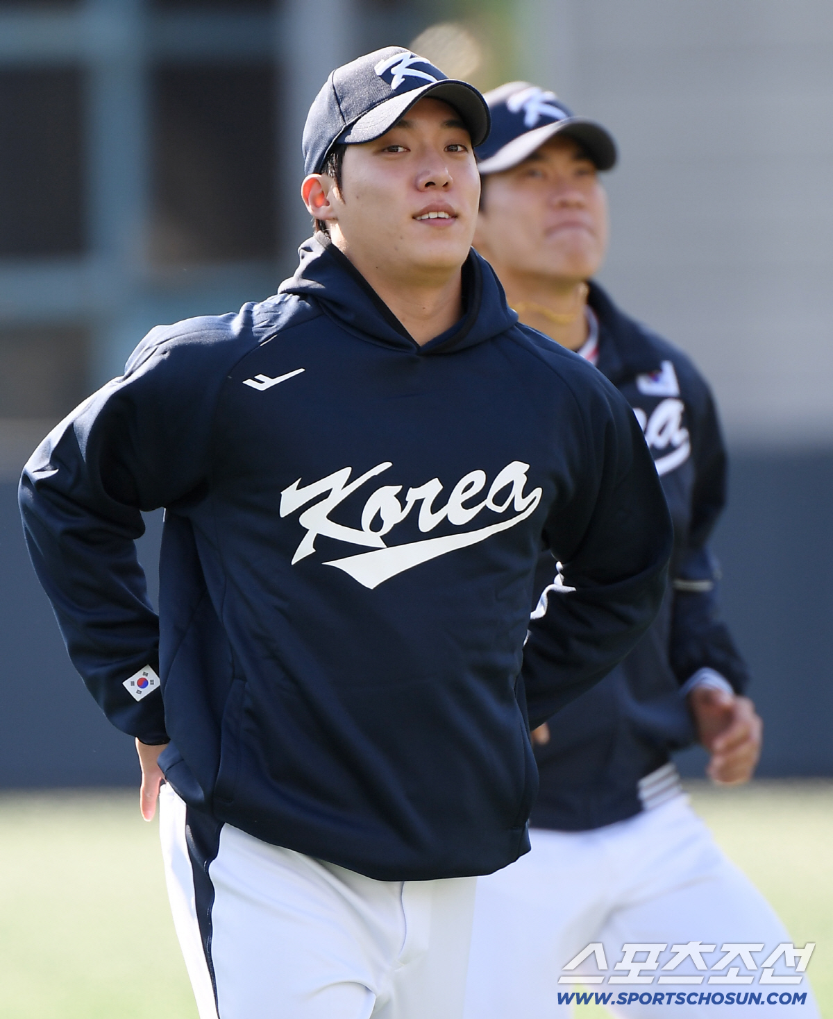 "말이 안된다. 난 팔이 안올라가던데..." 같은 선발이라 더 충격. 원…