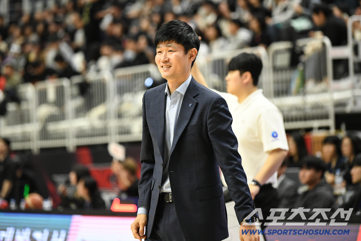 [현장인터뷰] 너무 절실했던 '절벽론'. 가스공사 강 혁 감독 "더 밀리…