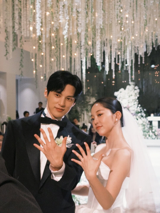 윤선우♥김가은, 10년 열애 끝 결혼 소감 "이렇게 행복했던 날 있었나"