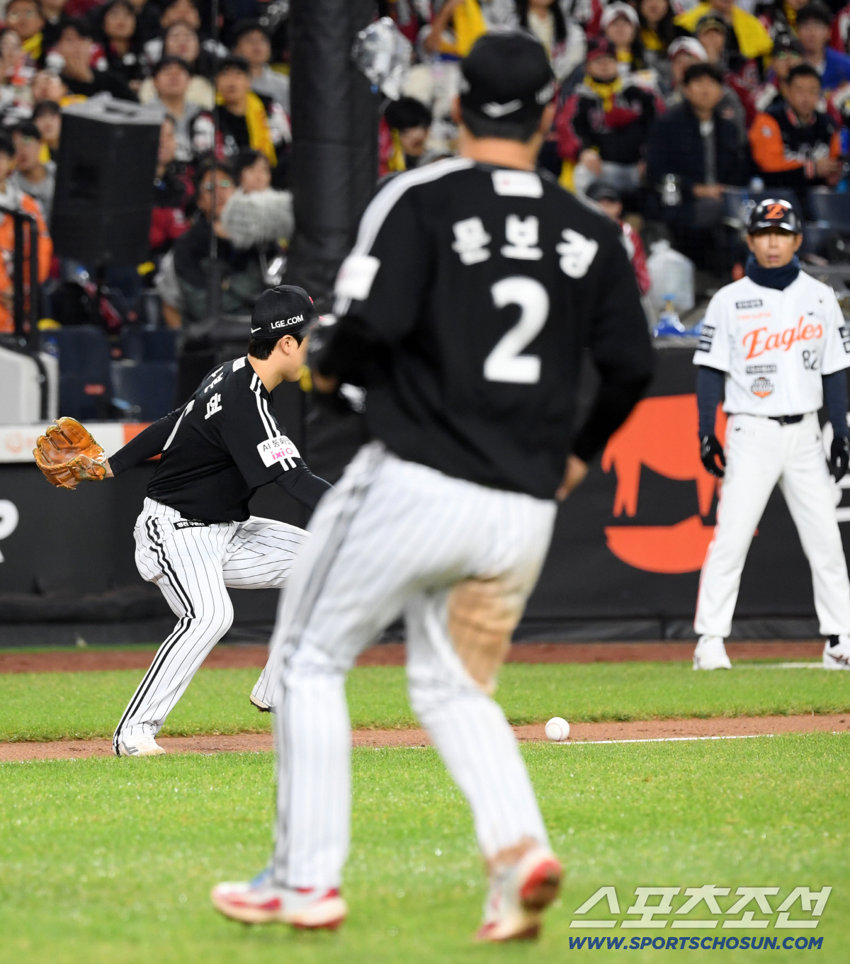 다리들어 번트 타구 흘렸던 '씬스틸러'의 어퍼컷 세리머니 "내 인생 최고…