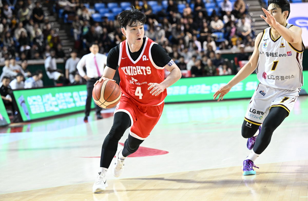 [현장리뷰]'칼 타마요+아셈 마레이 39점 합작' 창원 LG, '김낙현 …