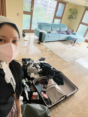 김연지, ♥유상무 대신 캐리어 빨래 정리..