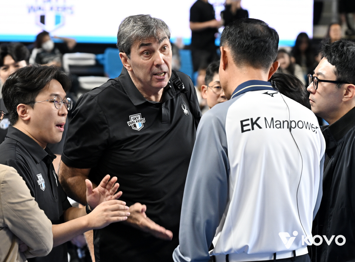 오심 논란 → 야유까지…축하받지 못한 생애 최고의 날, '최대 피해자' …