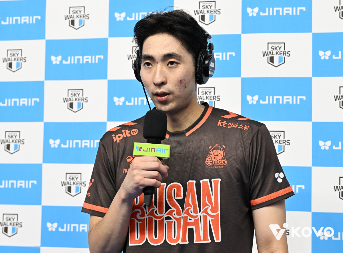 오심 논란 → 야유까지…축하받지 못한 생애 최고의 날, '최대 피해자' …