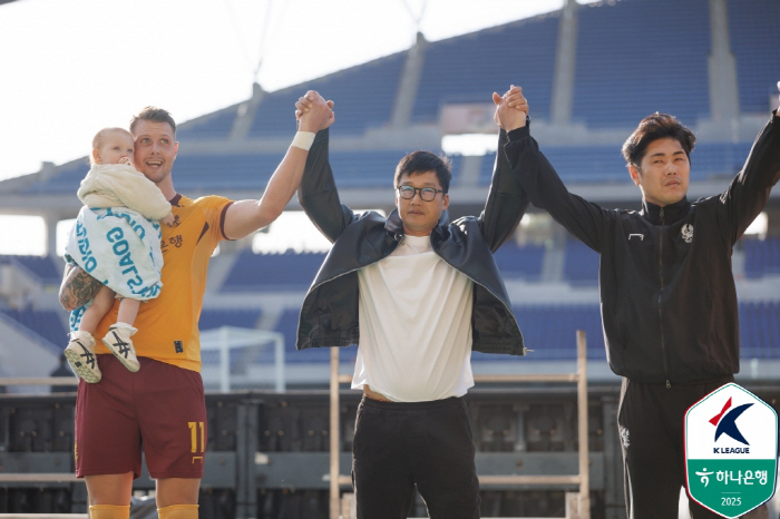 어디로 튈지 모르는 'K리그 금쪽이', 겹악재 딛고 K리그 조기잔류한 이…