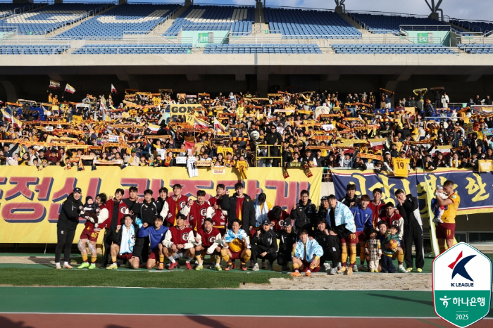 어디로 튈지 모르는 'K리그 금쪽이', 겹악재 딛고 K리그 조기잔류한 이…