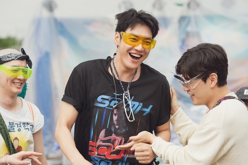 [박스오피스] '퍼스트 라이드' 개봉 첫 주말 1위…2위는 '체인소 맨'