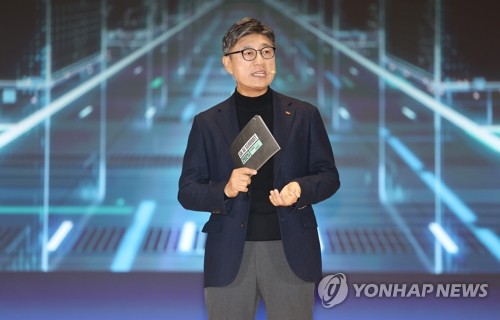 정재헌 SKT CEO "SK텔레콤, AI DC 종합 사업자로…인프라 확장"(종합)