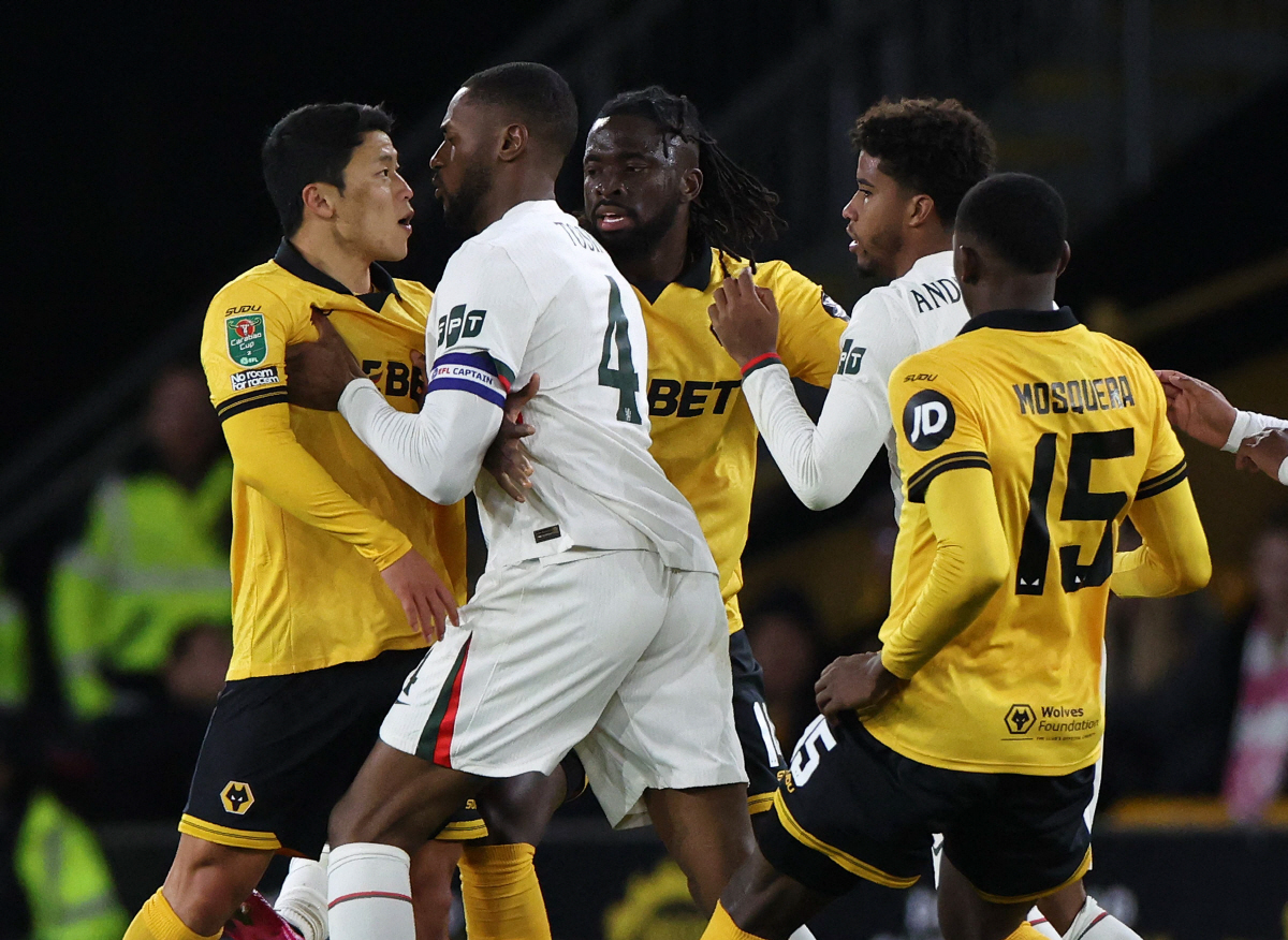 [오피셜]황희찬 나이스 대반전! '극적 속보'…'벤치 멤버 취급' 감독 …