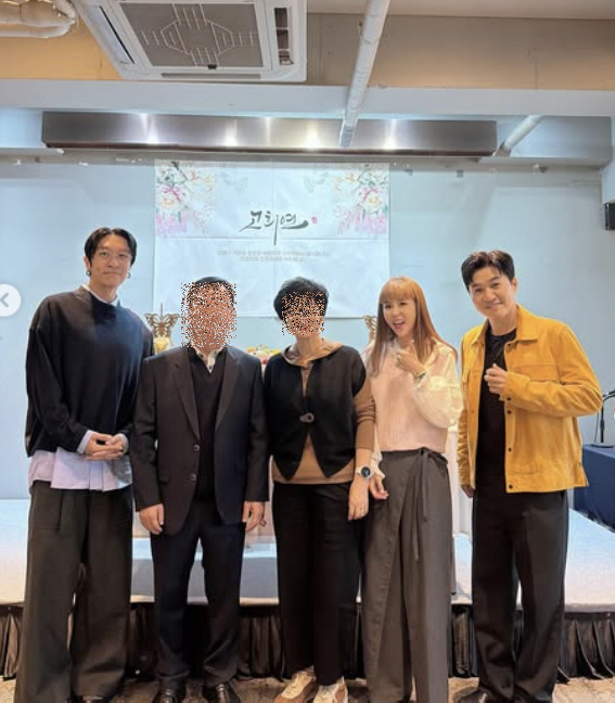 신지, '♥문원과 내년 결혼' 앞두고 겹경사..코요태·온가족 총출동한 고…