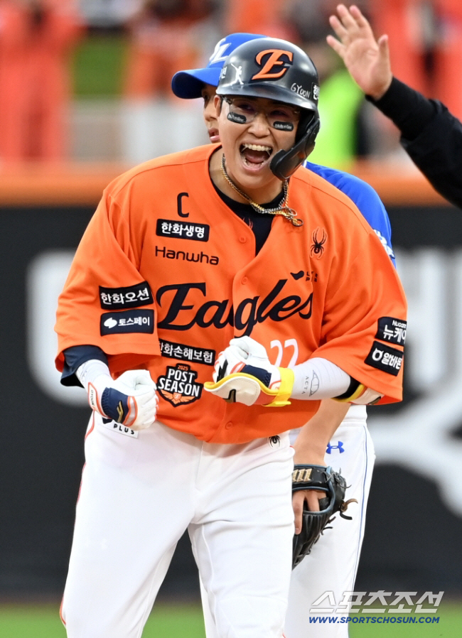 '10위→KS 준우승' 주장도 막막했던 출발…'최강 한화' 이제 현실이다…