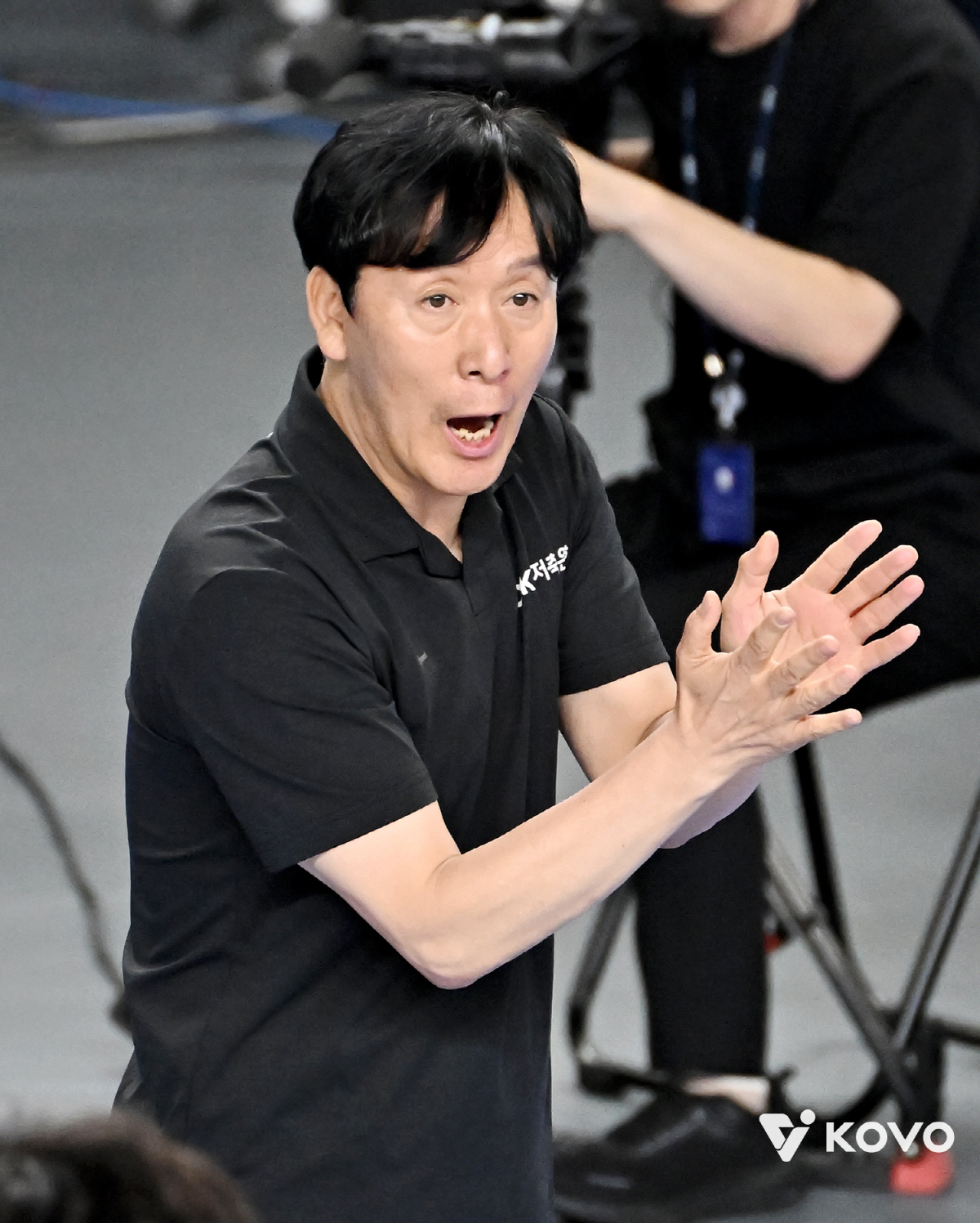 "왜 한국만 이런 식인가" 또 터진 오심 논란, V리그 열기에 '찬물' …