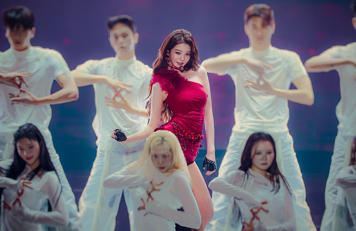 아이브, 실력으로 입증한 이름값…2만 8천팬 홀린 두번째 월드투어[종합]