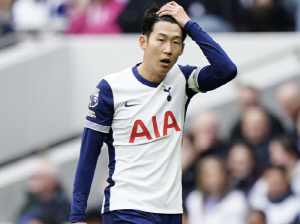 '英 BBC도 환호' 손흥민도 사람인데...SON 1대1 미스 '충격 저격' 감독, 드디어 22년 한풀이 성공? 