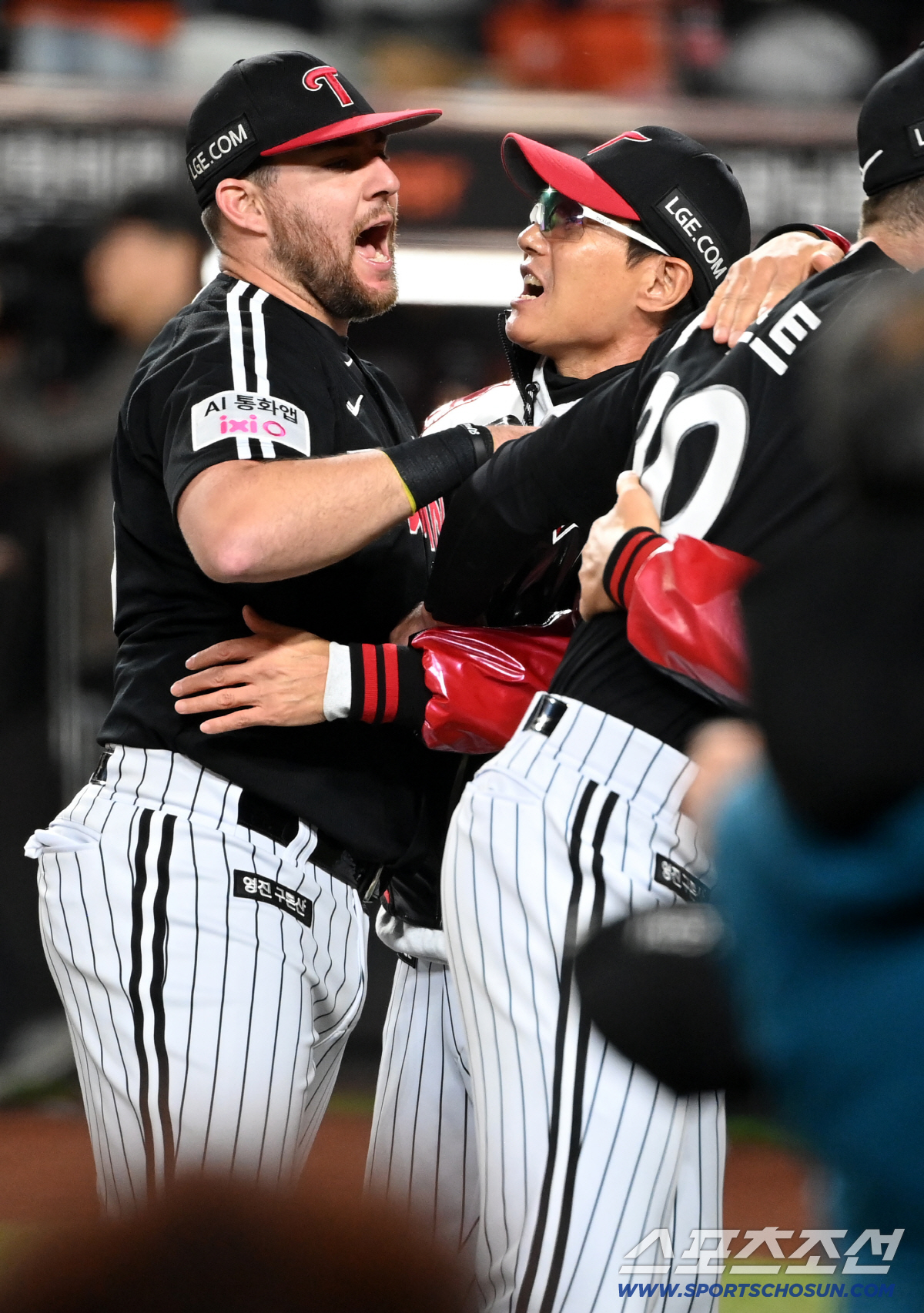 우승-3위-우승, 진짜 '무적 LG' 만든 염갈량, 역대 최초 30억 돌…