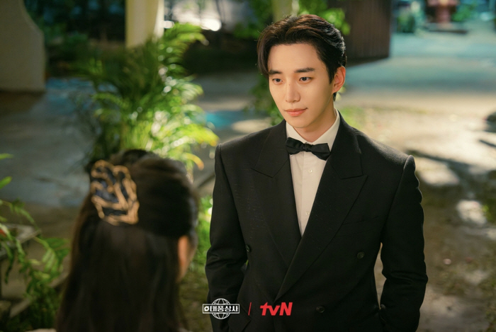 [SC줌人] "꾀죄죄한데 예뻐, 점점 더 청순해져"…이준호, 새로운 '유죄 인간'