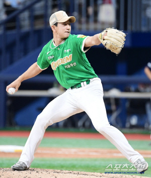 마무리 꿰차고 올스타까지 되더니, 충격의 팔꿈치 수술...1차지명 클로저, 3일 현역 입대