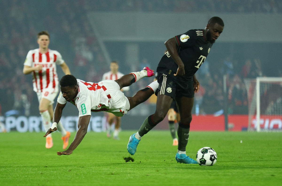 영국 독점! '김민재 초대박 희소식'→리버풀+첼시, 'DF 영입 경쟁' …