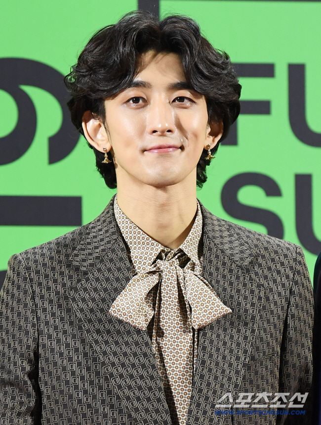 '한지민♥' 최정훈 고졸이라더니.."전교 8등" 반전 스펙 (라디오쇼)