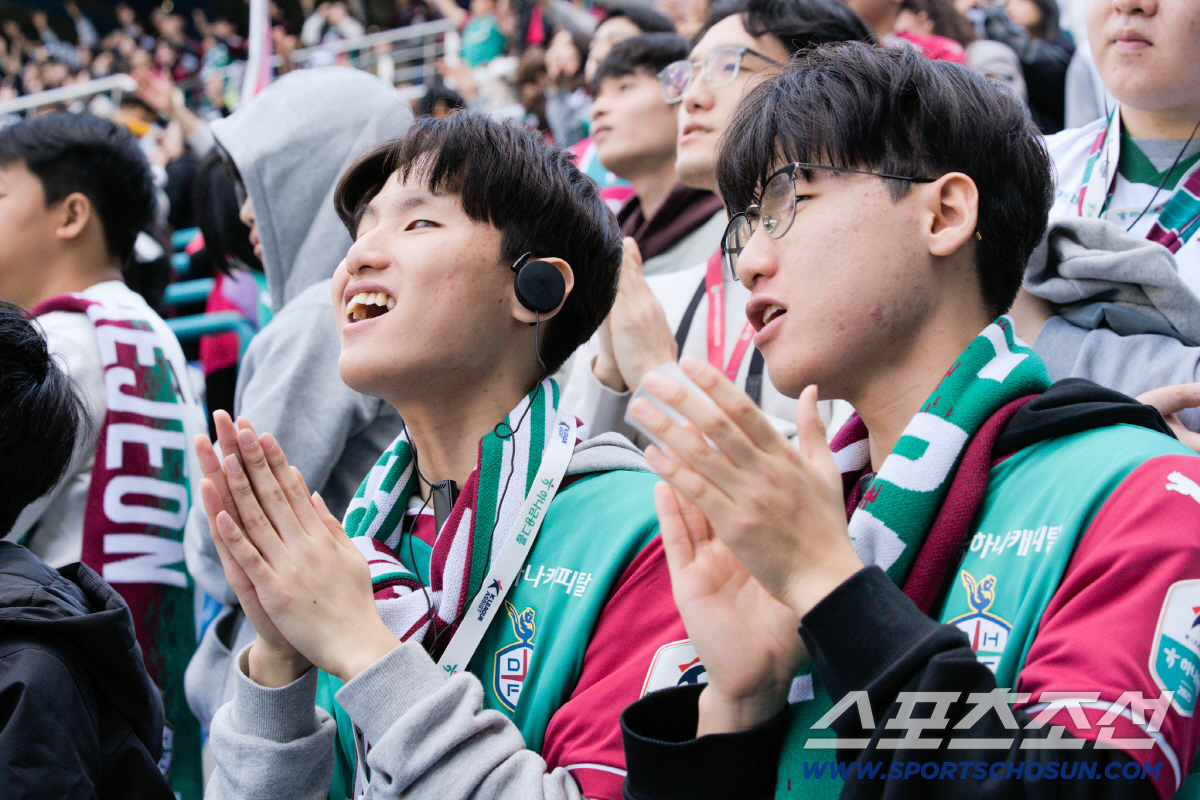 "모두의 K리그,종민이의 첫 직관" K리그-하나금융,시각장애 팬 위한 국…