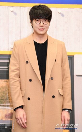 성시경, 매니저 배신에 첫 심경고백 "가족처럼 믿었는데...견디기 힘든 …