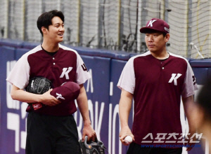 '개밥' 악질 훈련이라고? 그 코치 돌아오고 감독 됐다...'안우진 부상 논란' 명예는 누가 회복해주나