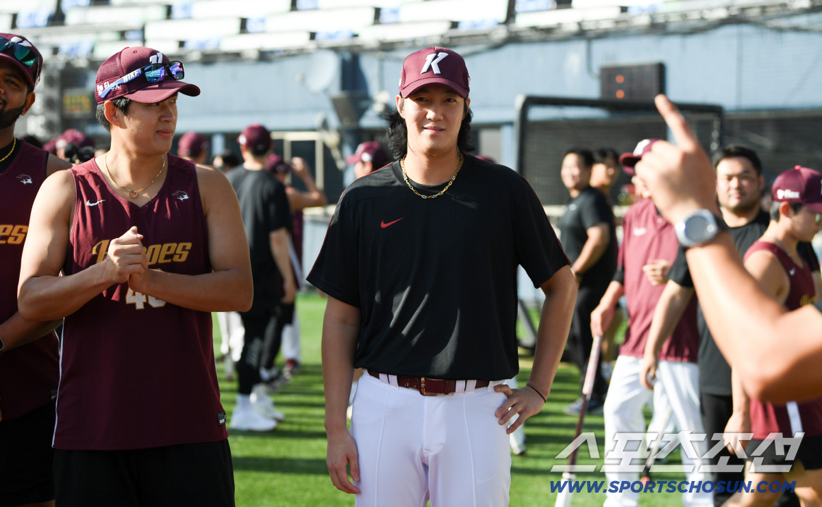 '개밥' 악질 훈련이라고? 그 코치 돌아오고 감독 됐다...'안우진 부상…